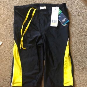 Competitive swimming suit